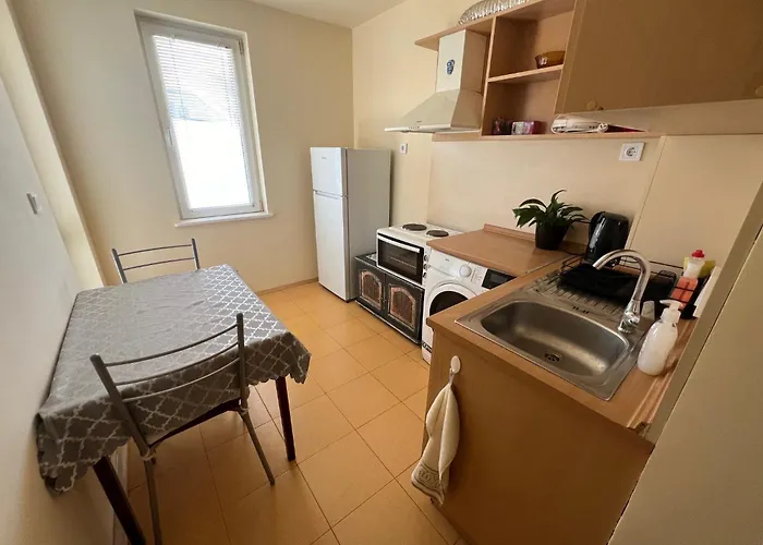 Breeze Reunion Apartment